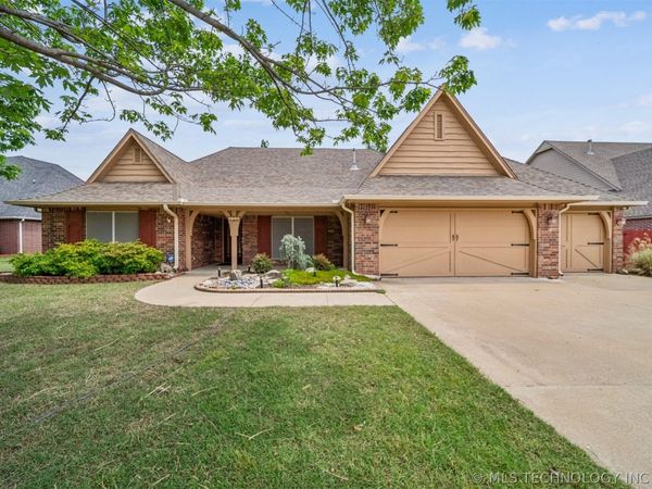 8949 N 139th East Avenue, Owasso, OK 74055