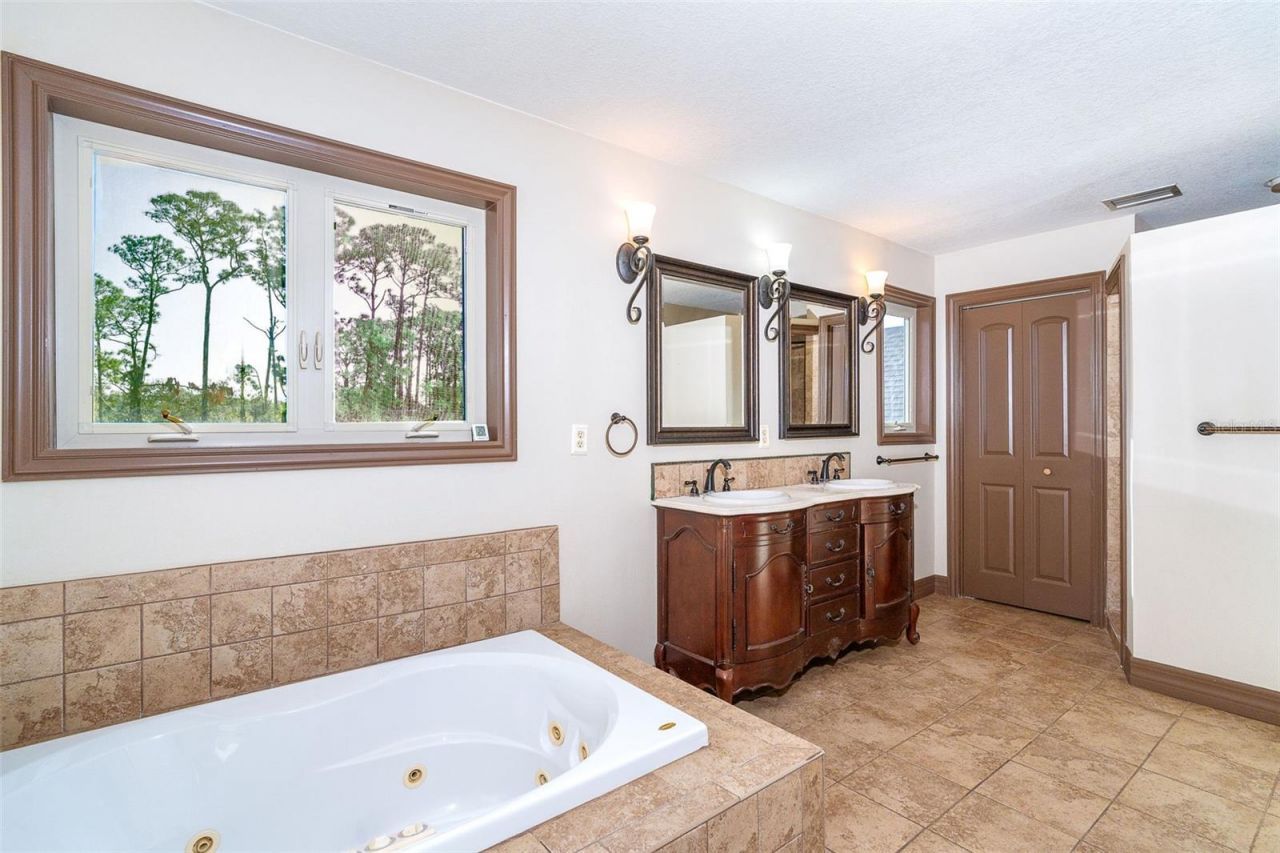 222 High Point Drive, Venice, FL 34292 Photo