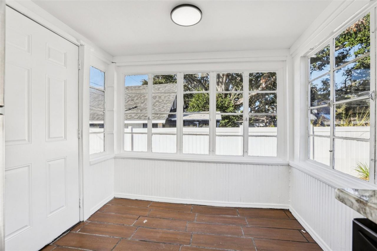 305 28th Street S, Saint Petersburg, FL 33712 Photo