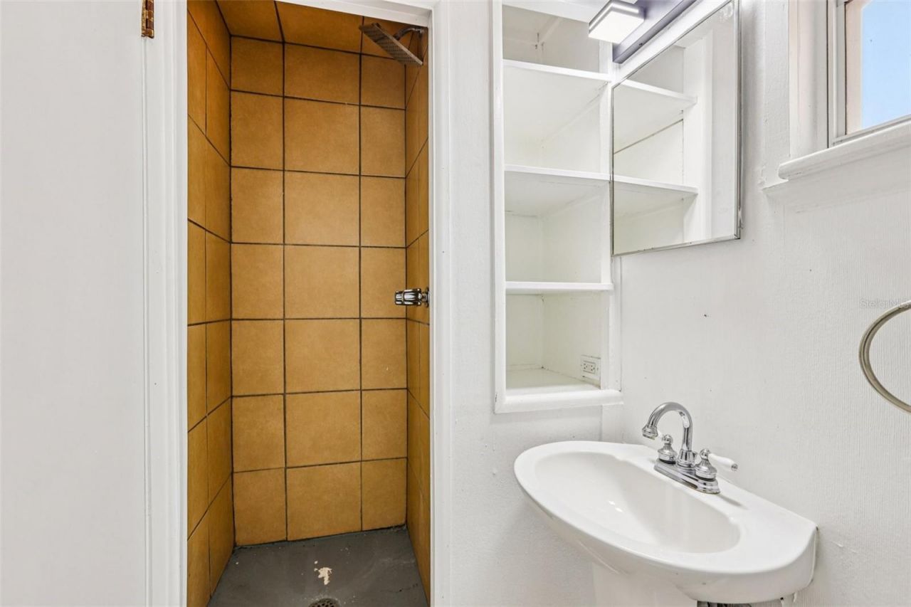 305 28th Street S, Saint Petersburg, FL 33712 Photo