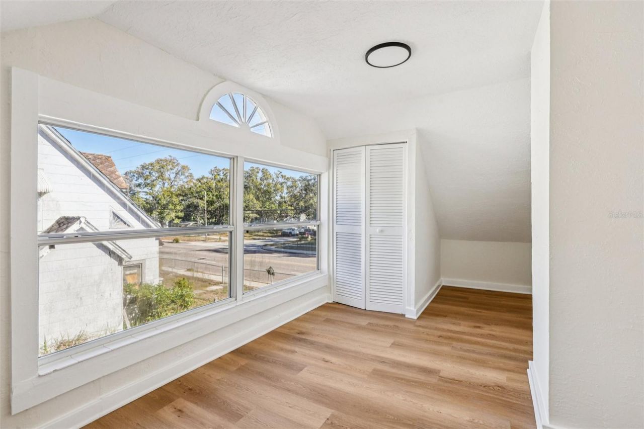 305 28th Street S, Saint Petersburg, FL 33712 Photo