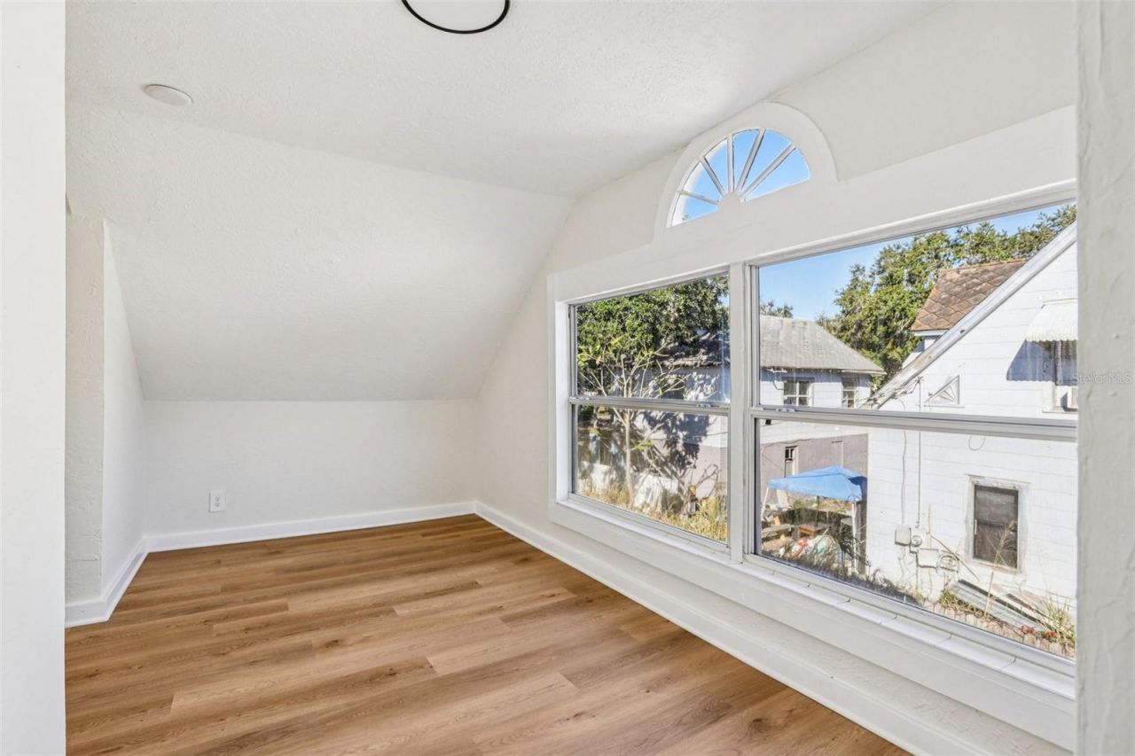 305 28th Street S, Saint Petersburg, FL 33712 Photo