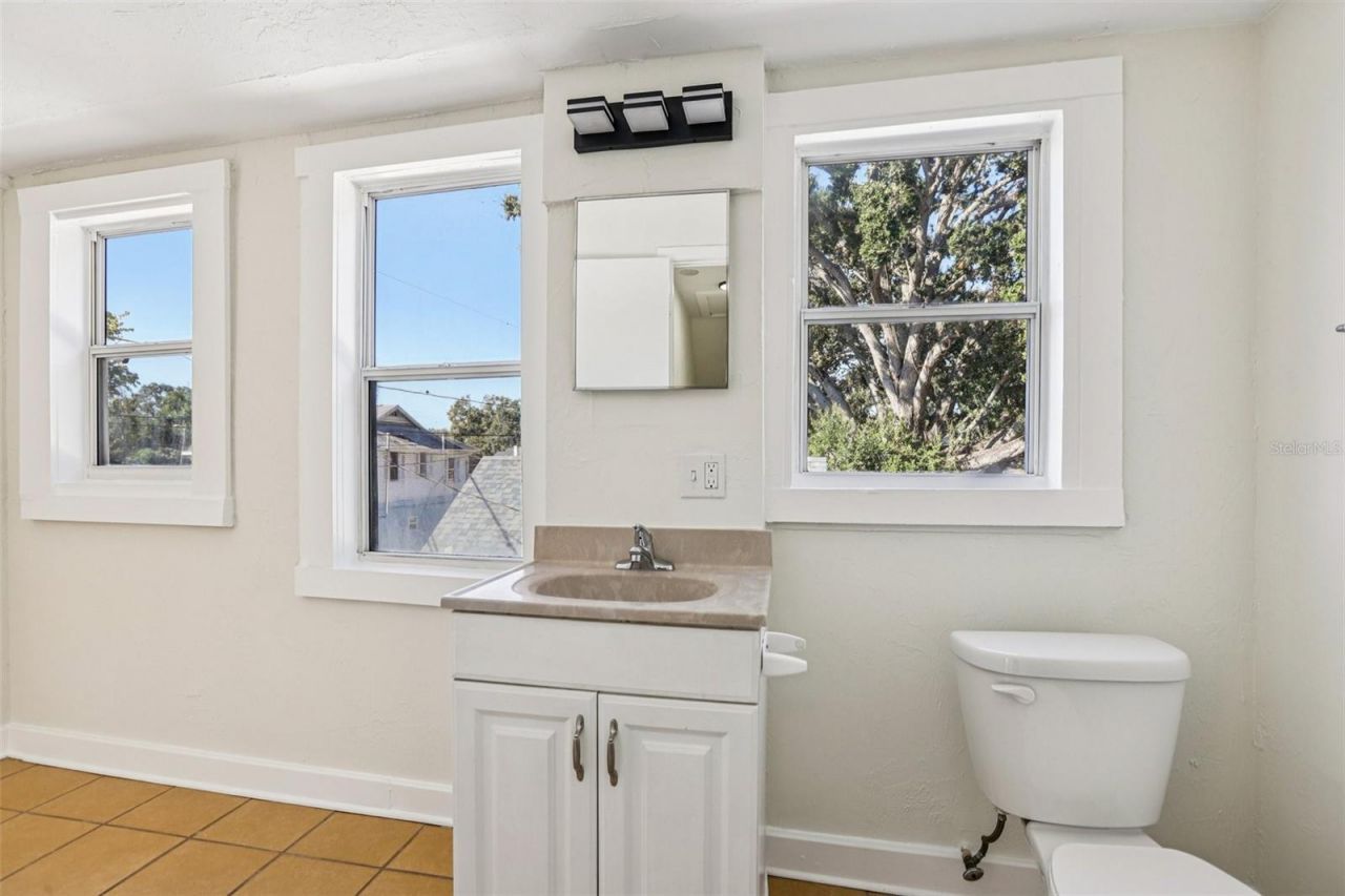 305 28th Street S, Saint Petersburg, FL 33712 Photo