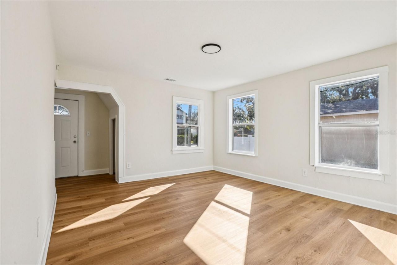 305 28th Street S, Saint Petersburg, FL 33712 Photo