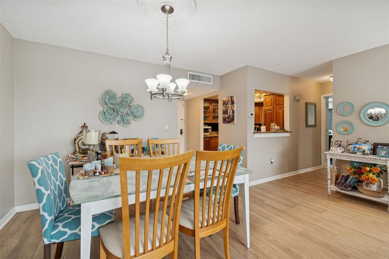 5220 Brittany Drive S, Unit 501, Saint Petersburg, FL 33715 Photo