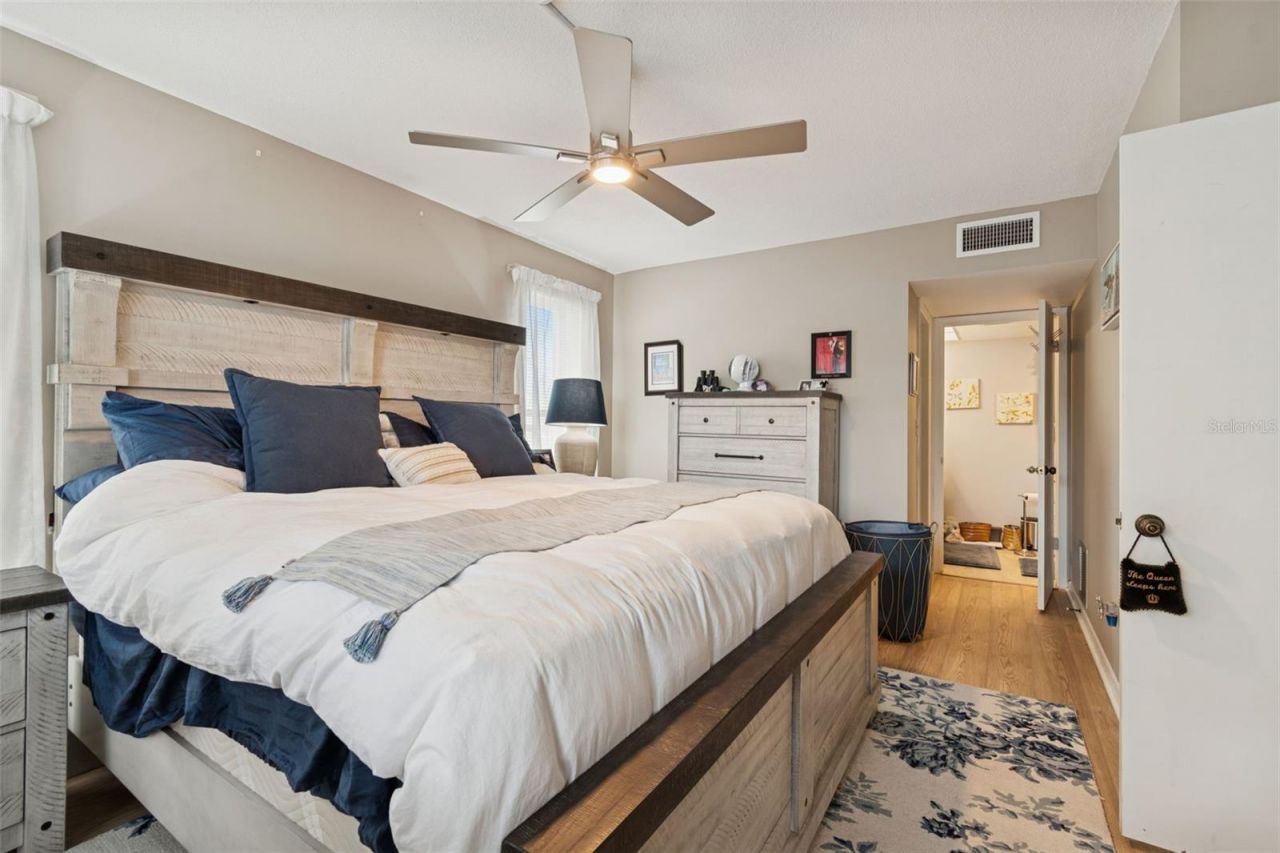 5220 Brittany Drive S, Unit 501, Saint Petersburg, FL 33715 Photo