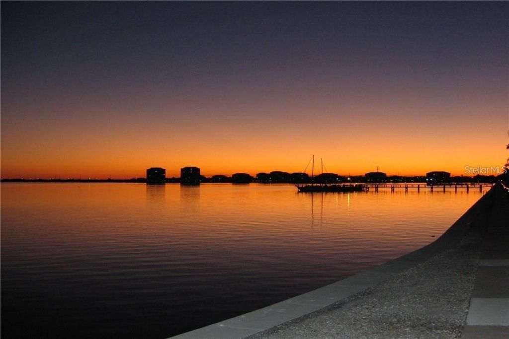 5220 Brittany Drive S, Unit 501, Saint Petersburg, FL 33715 Photo