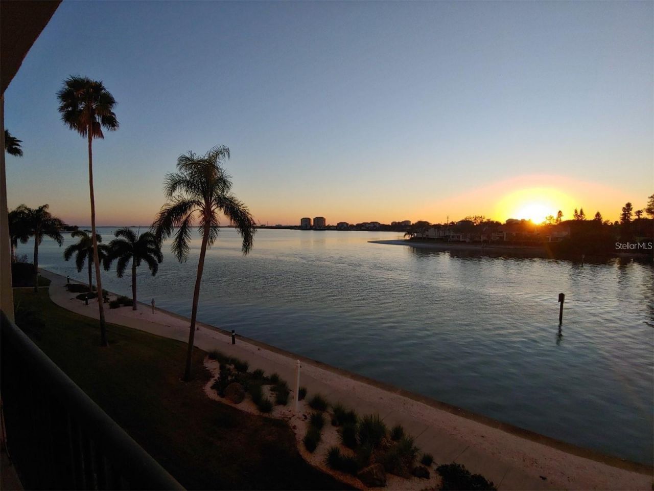 5220 Brittany Drive S, Unit 501, Saint Petersburg, FL 33715 Photo