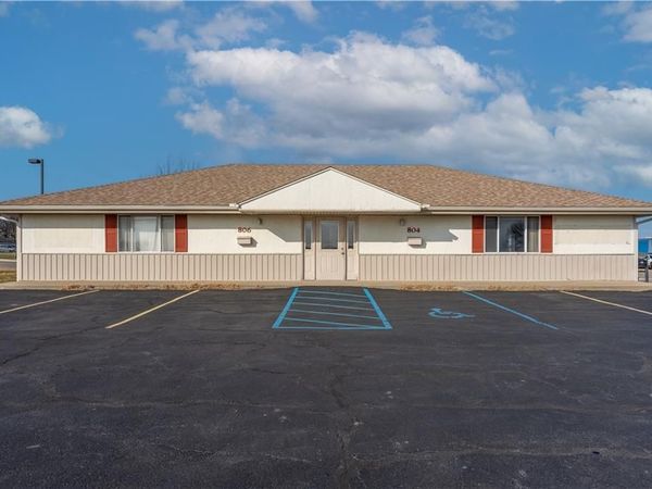 804 & 806 Winchester Drive, Sedalia, MO 65301