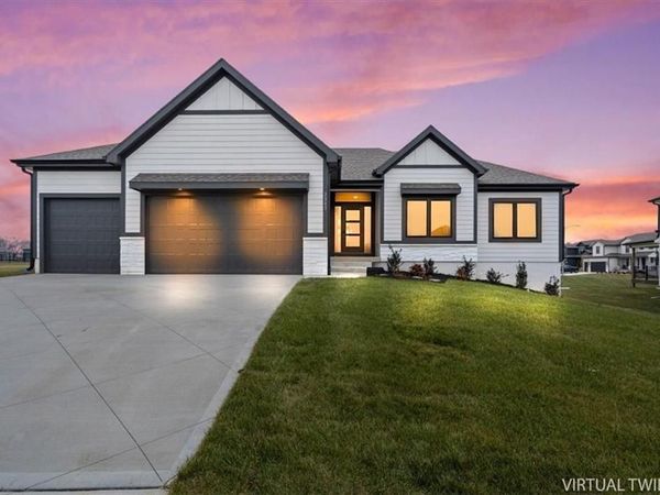 2303 SW Serena Place, Lee's Summit, MO 64082