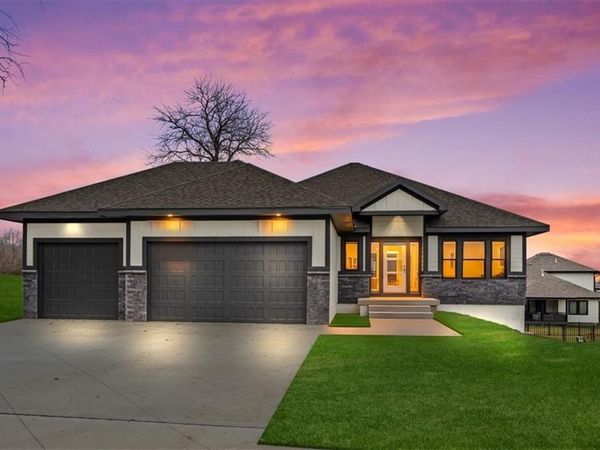 3222 SW Enoch Street, Lee's Summit, MO 64082