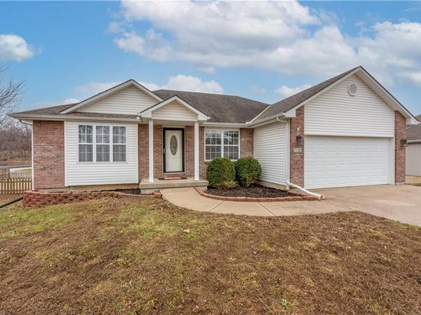 708 Burlington Road, Warrensburg, MO 64093