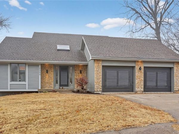 2300 NE 67 Terrace, Gladstone, MO 64118