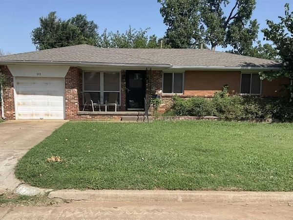 713 Hedge Drive, Midwest City, OK 73110