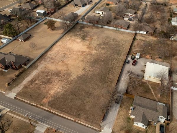 825 NW 34th Street, Moore, OK 73160