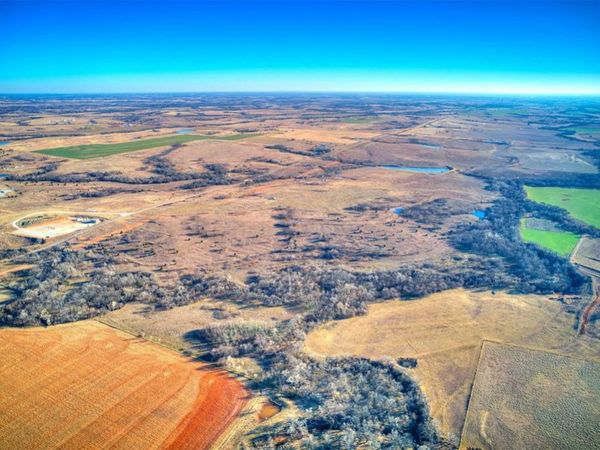 100 County Street 2900 , Amber, OK 73004