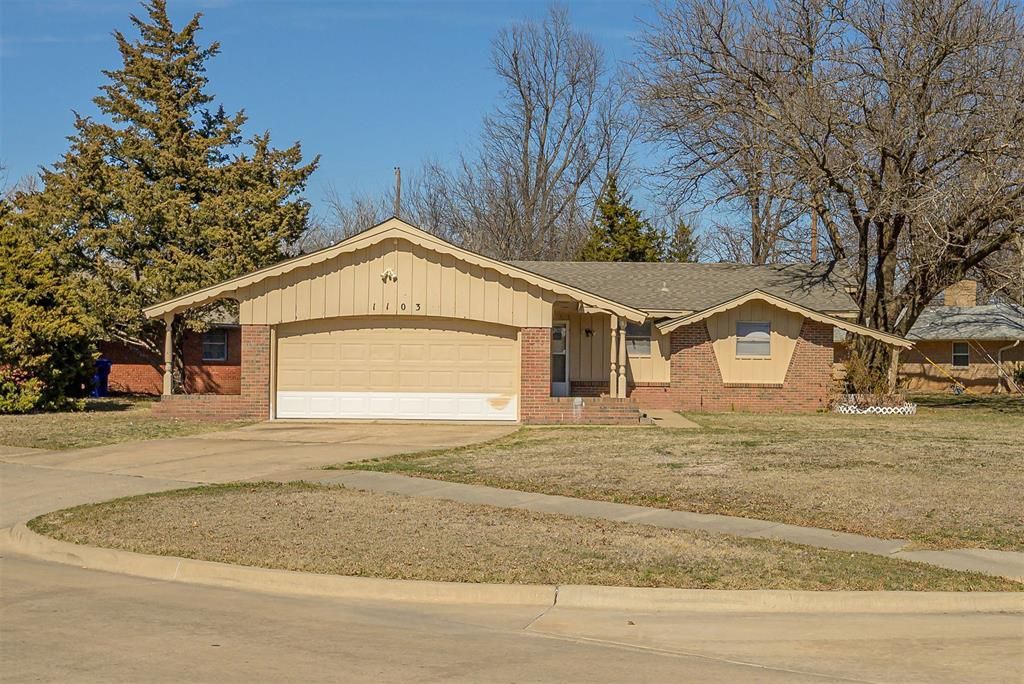 1103 Woods Avenue, Norman, OK 73069 Main Photo