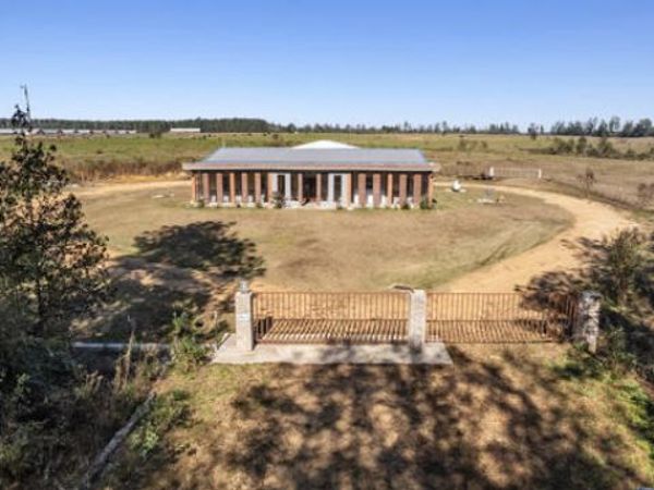 2545 Pleasant Grove Road, Bogue Chitto, MS 39629