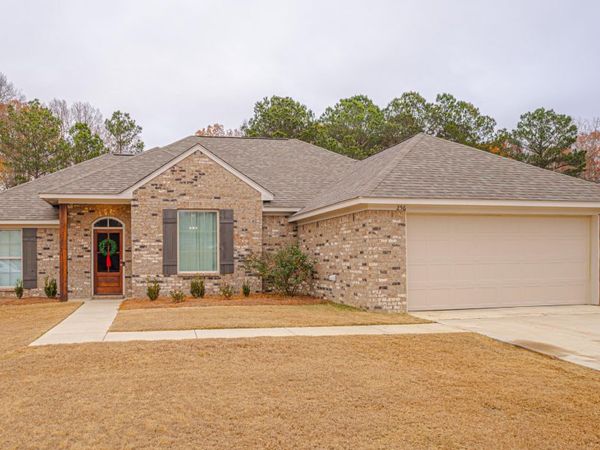 256 Chartleigh Circle, Canton, MS 39046