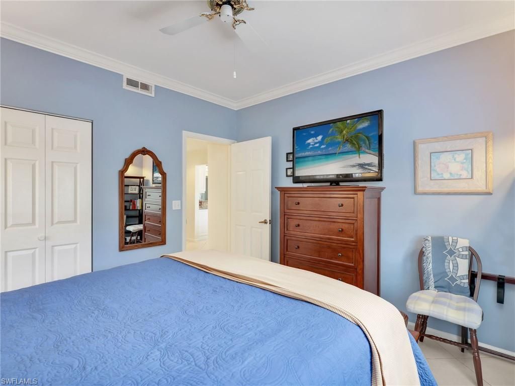 725 Saratoga Cir, Unit A101, Naples, FL 34104 Photo