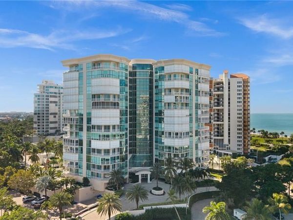 4255 Gulf Shore BLVD N, Unit 204, NAPLES, FL 34103