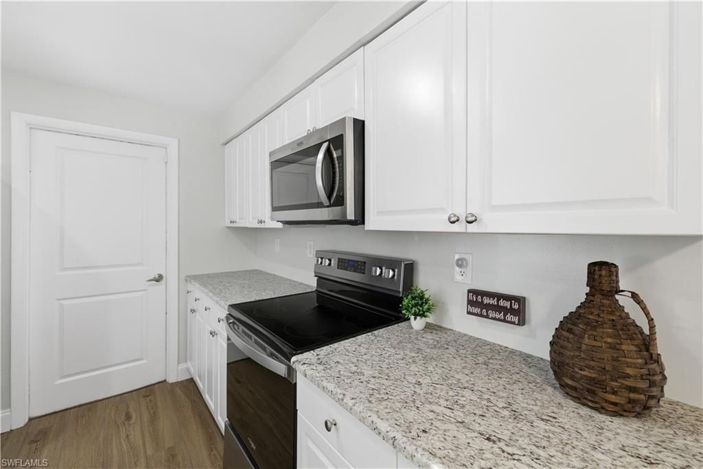 4690 Parrot Ave, Naples, FL 34104 Photo