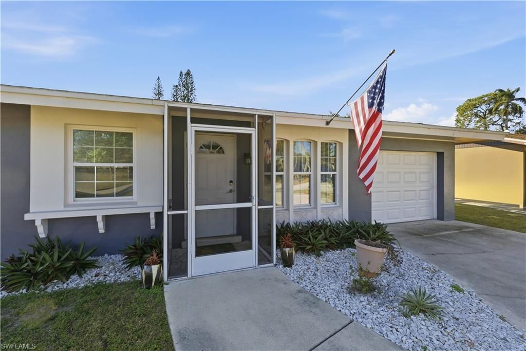 4690 Parrot Ave, Naples, FL 34104 Photo