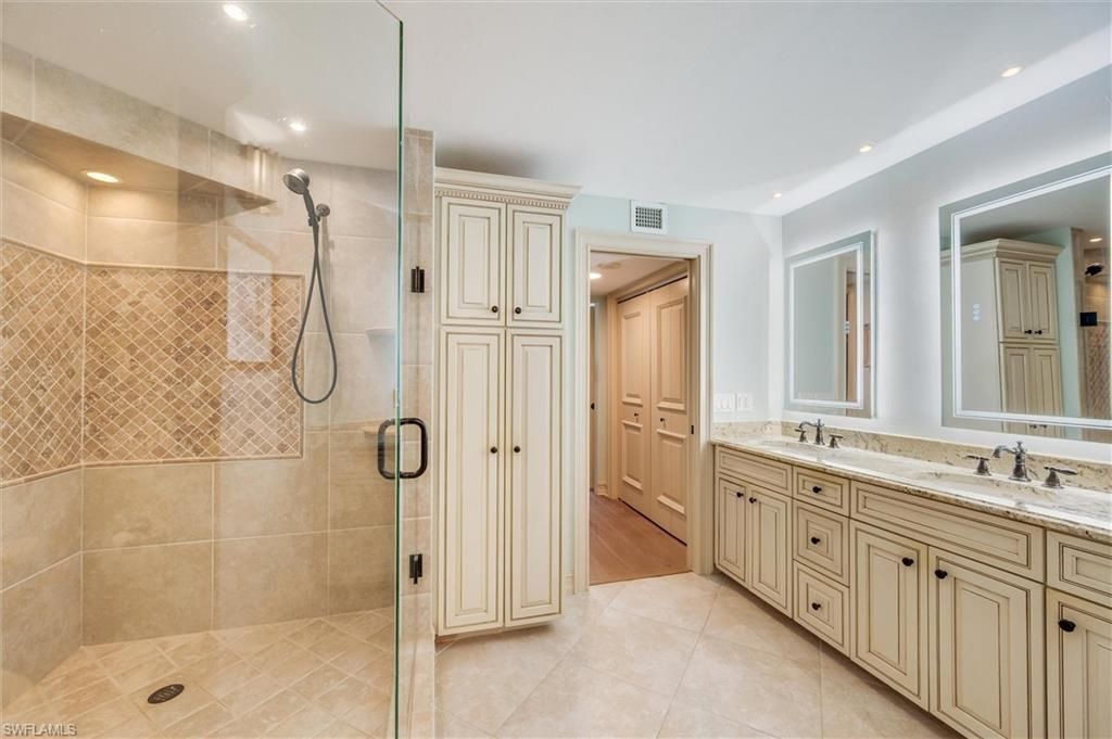 4551 Gulf Shore Blvd N, Unit 405, Naples, FL 34103 Photo