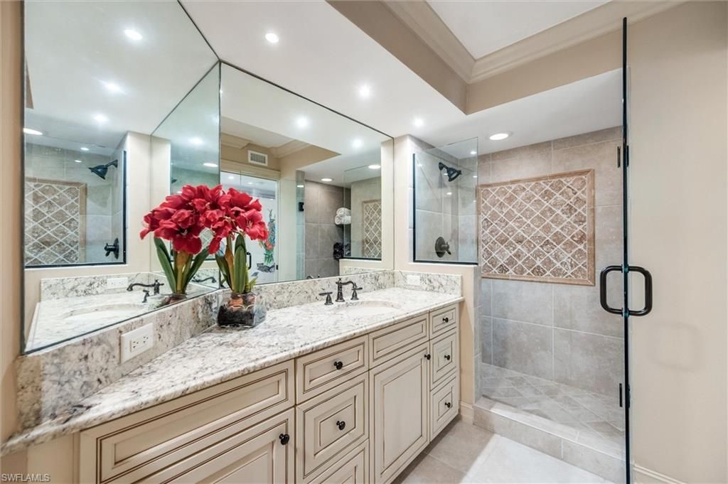 4551 Gulf Shore Blvd N, Unit 405, Naples, FL 34103 Photo