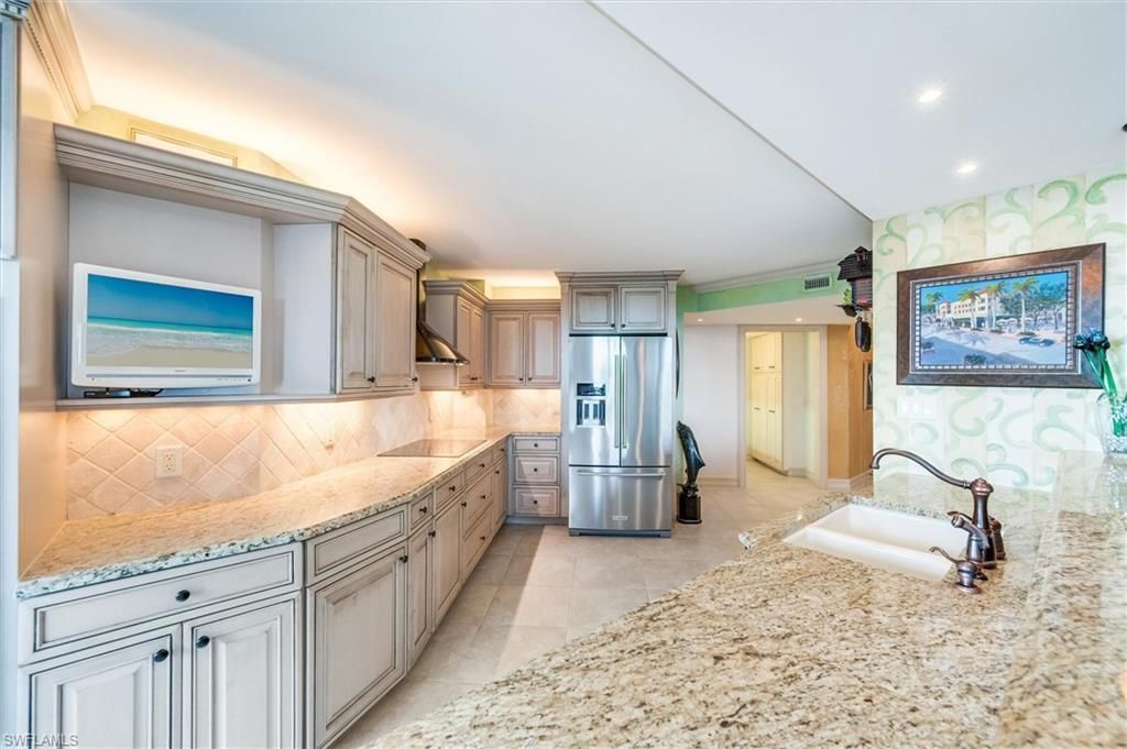 4551 Gulf Shore Blvd N, Unit 405, Naples, FL 34103 Photo