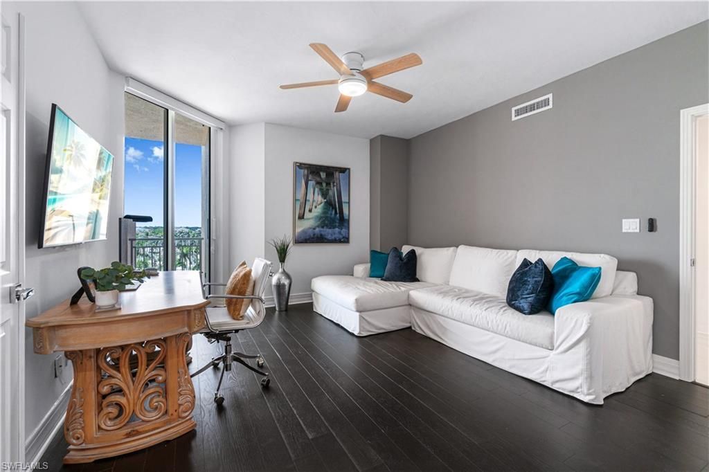 435 Dockside Dr, Unit B702, Naples, FL 34110 Photo
