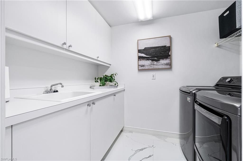 435 Dockside Dr, Unit B702, Naples, FL 34110 Photo