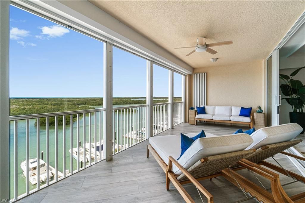 435 Dockside Dr, Unit B702, Naples, FL 34110 Photo