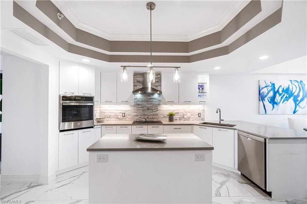 435 Dockside Dr, Unit B702, Naples, FL 34110 Photo