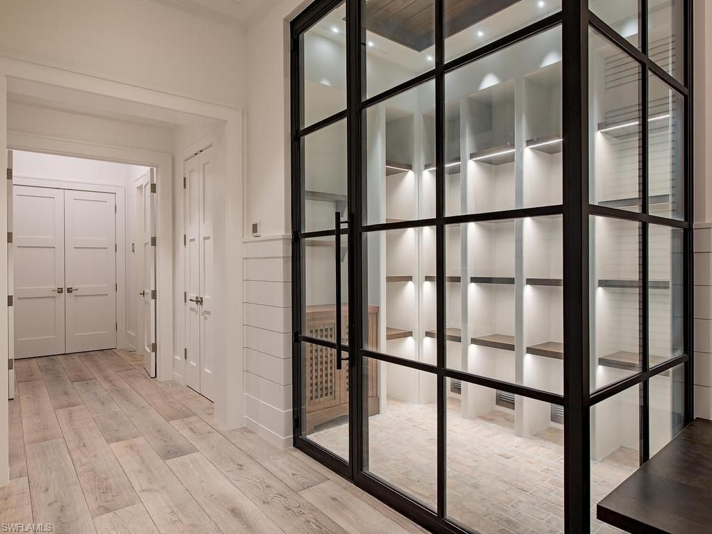 225 4th Ave N, Naples, FL 34102 Photo