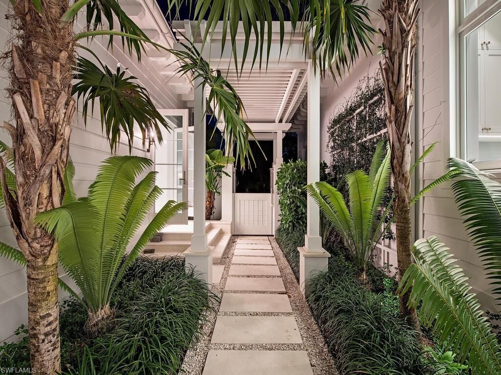 225 4th Ave N, Naples, FL 34102 Photo