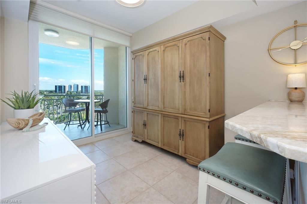 435 Dockside Dr, Unit B803, Naples, FL 34110 Photo