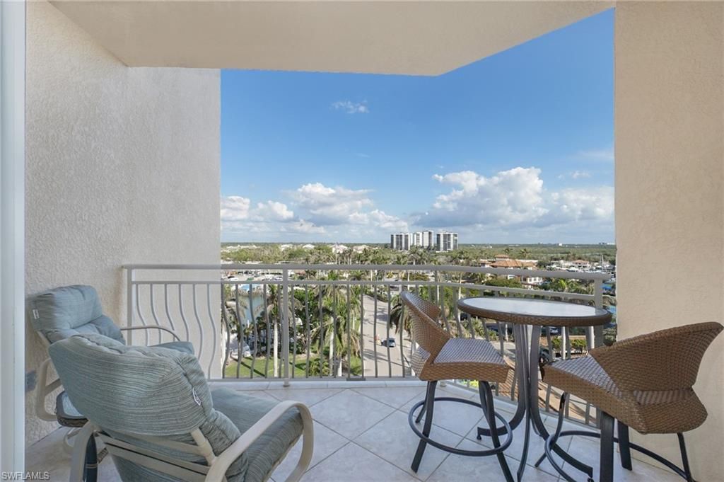 435 Dockside Dr, Unit B803, Naples, FL 34110 Photo