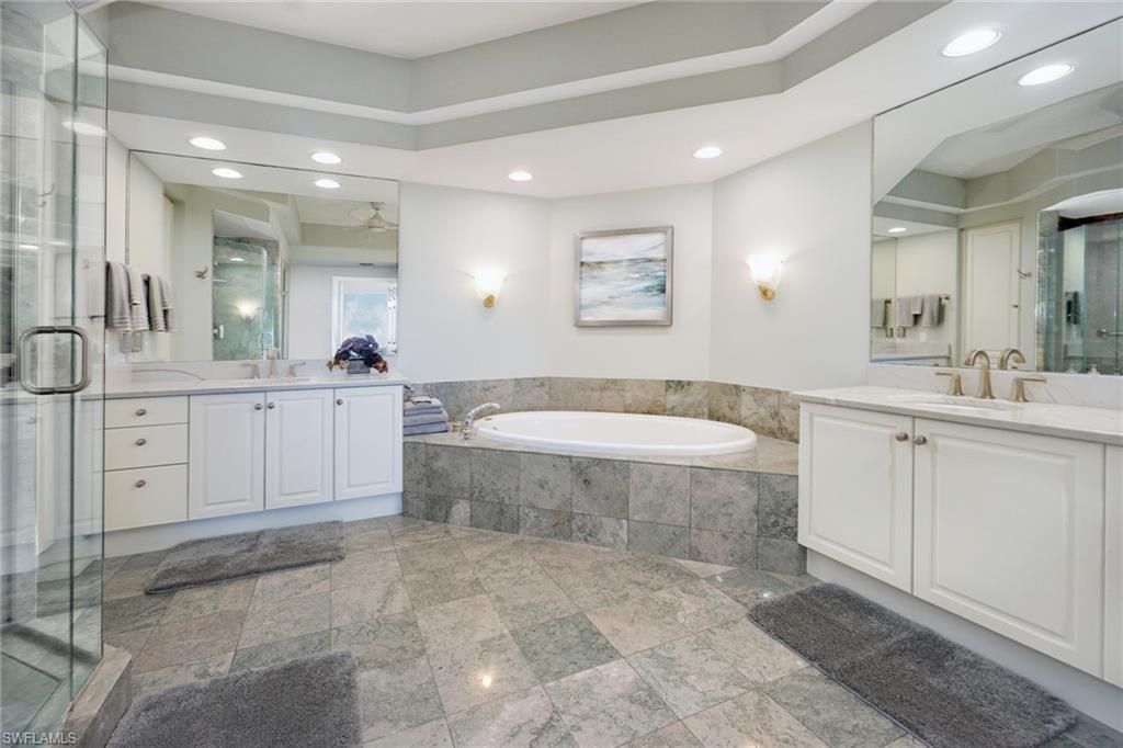 435 Dockside Dr, Unit B803, Naples, FL 34110 Photo