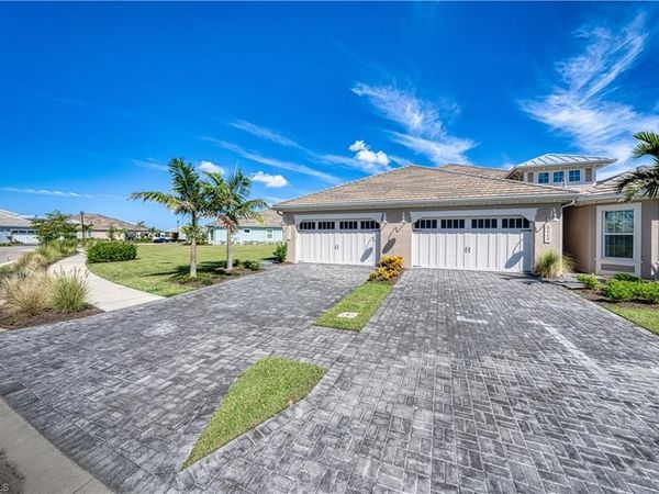 6421 Carnival RD, NAPLES, FL 34113
