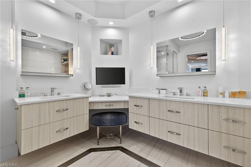 1135 3rd Ave S, Unit 521, Naples, FL 34102 Photo