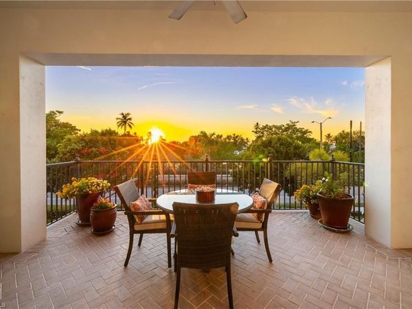 1400 Gulf Shore BLVD N, Unit 201, NAPLES, FL 34102