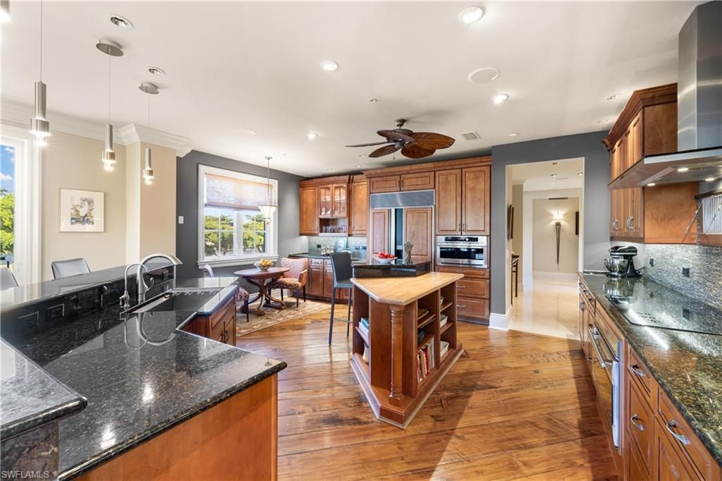 1400 Gulf Shore Blvd N, Unit 201, Naples, FL 34102 Photo
