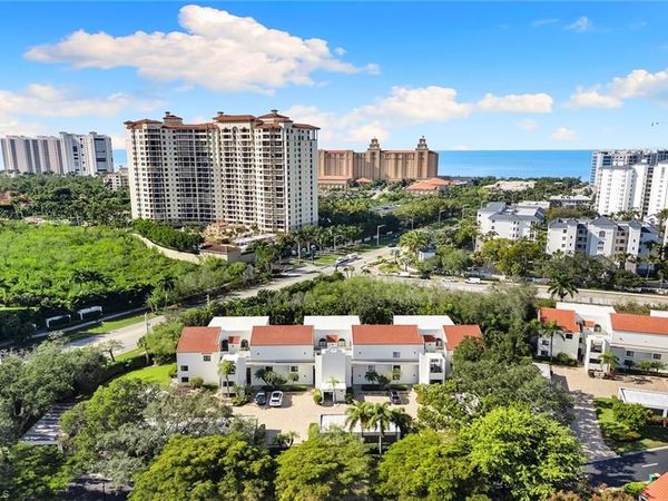 592 Beachwalk CIR, Unit N102, NAPLES, FL 34108