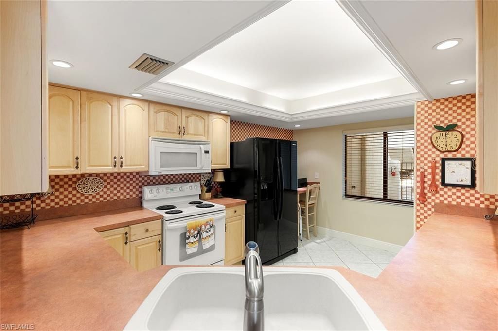592 Beachwalk Cir, Unit N102, Naples, FL 34108 Photo