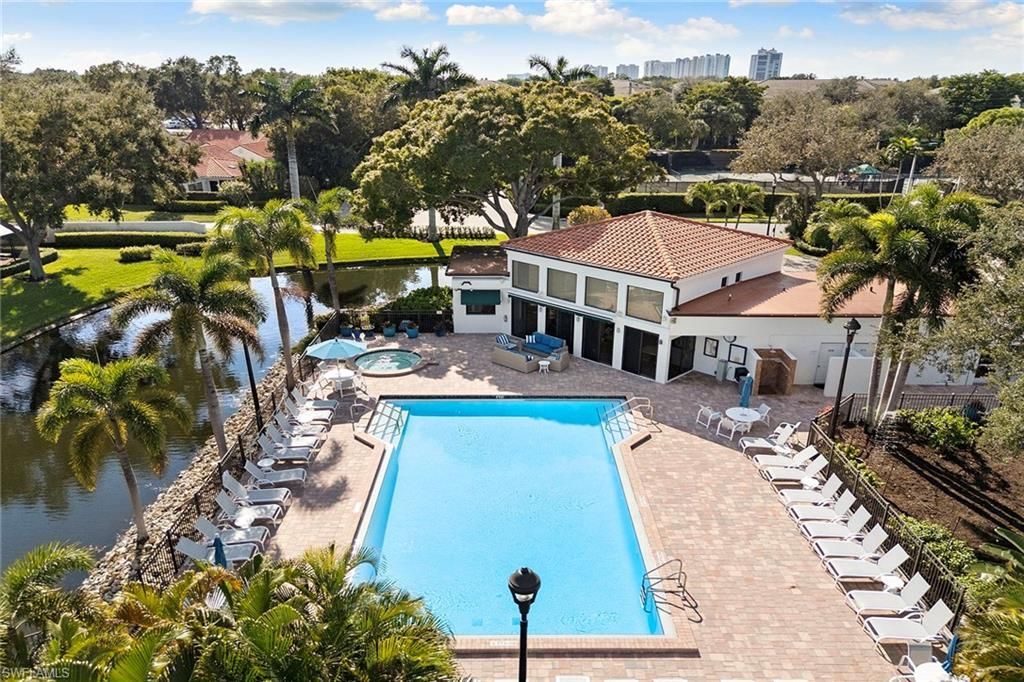 592 Beachwalk Cir, Unit N102, Naples, FL 34108 Photo