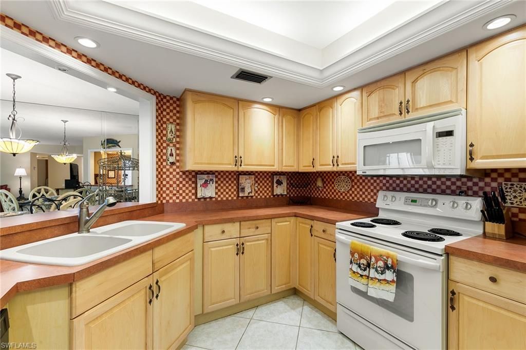 592 Beachwalk Cir, Unit N102, Naples, FL 34108 Photo