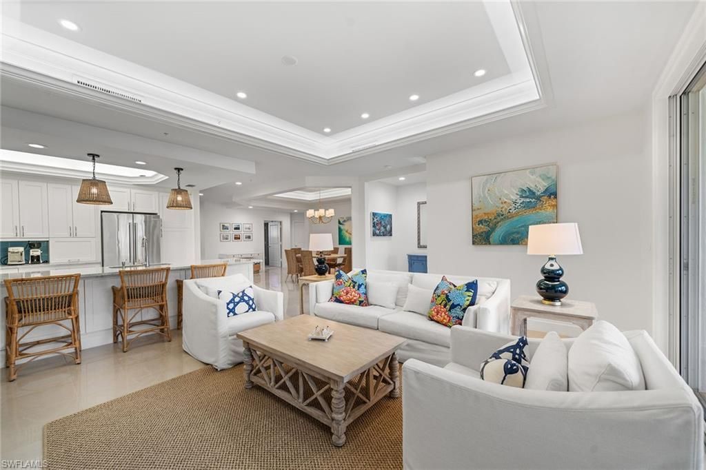 411 6th St S, Unit 202, Naples, FL 34102 Photo