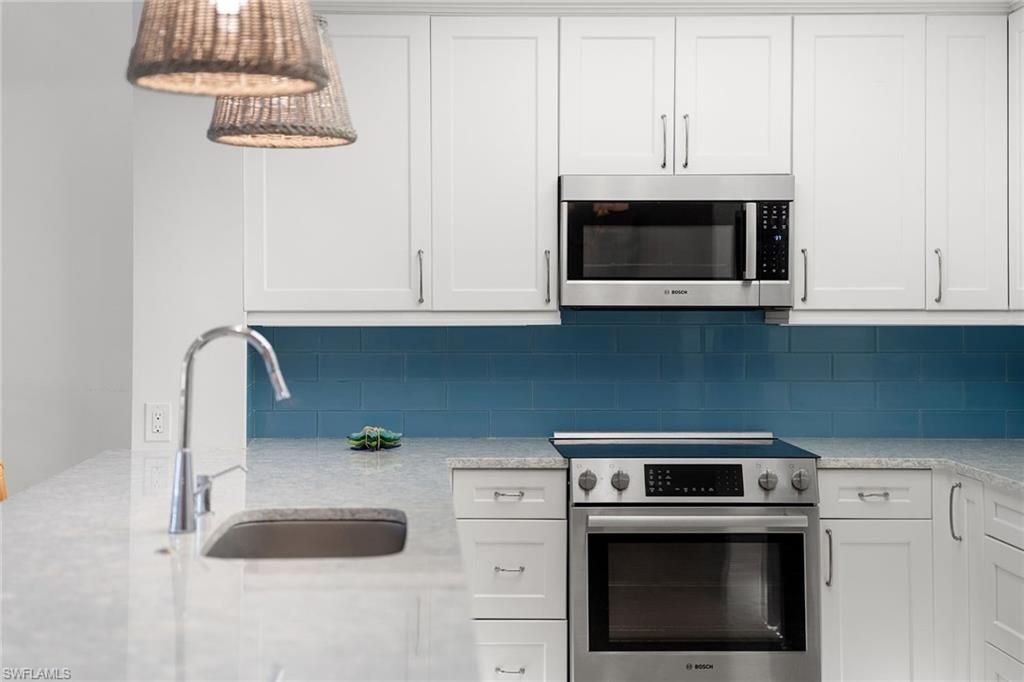 411 6th St S, Unit 202, Naples, FL 34102 Photo