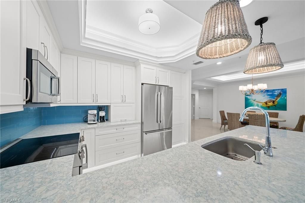 411 6th St S, Unit 202, Naples, FL 34102 Photo